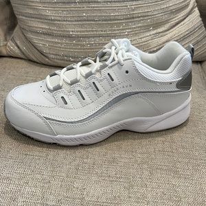 Easy Spirit Romy size 8W. Never worn.